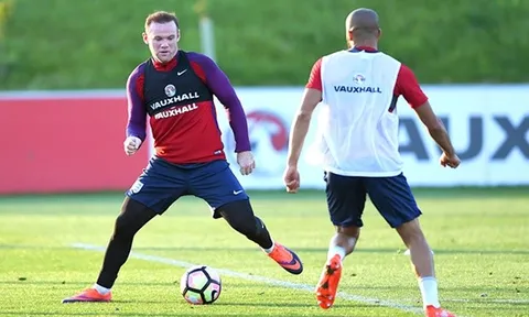 SỐC: Học Messi, Rooney bị cáo buộc trốn thuế