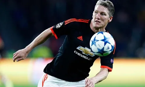 Sốc: Man Utd lại có thêm lệnh cấm mới dành cho Schweinsteiger