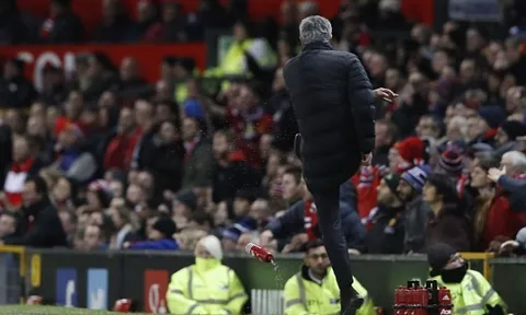 Jose Mourinho bị đề nghị cấm chỉ đạo...6 trận