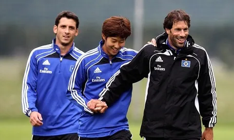 Son Heung-min mang ơn Van Nistelrooy