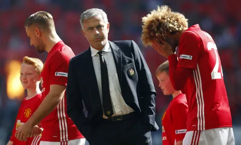 Sử dụng cầu thủ đa năng là tử huyệt của Mourinho