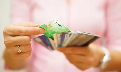Sử dụng thẻ tín dụng thông minh