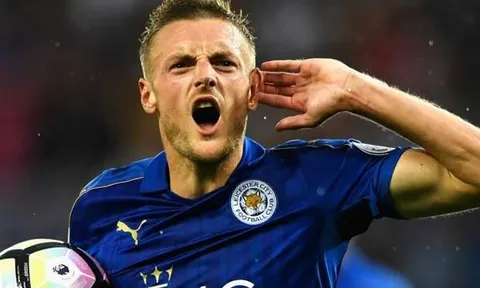 Suarez hóa 'fan cuồng' đi xin áo của Vardy