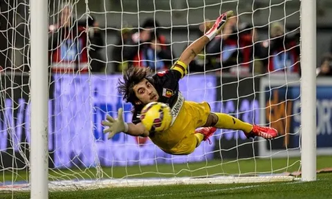 Tài năng của thủ môn khiến các chân sút Milan im tiếng