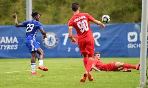 Tân binh Batshuayi "thông nòng", Chelsea đại thắng 8-0