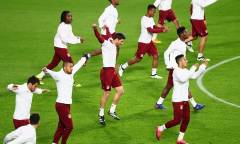 Tập luyện hăng say, thầy trò Ancelotti quyết tâm hạ gục PSV