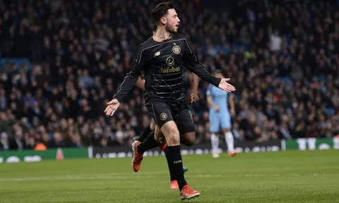 Thần đồng "hại" Man City, Guardiola nói gì?