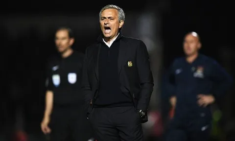 Thắng Northampton, Mourinho vẫn nổi trận lôi đình