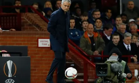 Thắng trận, Mourinho vẫn tỏ ra bực mình