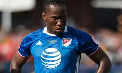 Thay Milik, Napoli tính gây sốc với Drogba