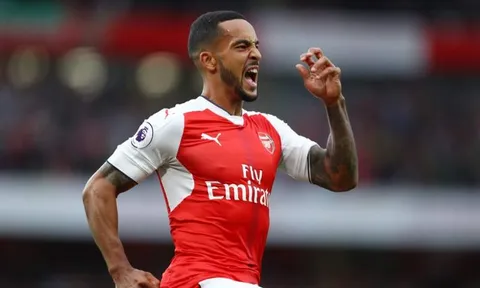 Theo Walcott: Tôi đã được đánh thức
