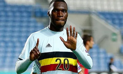 Thi đấu bùng nổ, Benteke lập kỉ lục ấn tượng