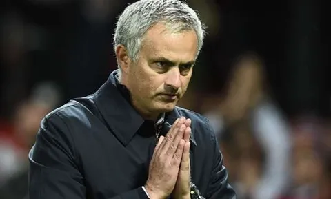 Mourinho hết thời, Man Utd cách thời đỉnh cao ngàn dặm