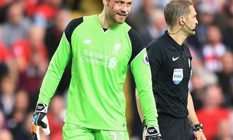 Thủ môn Mignolet đổ máu trước Leicester City