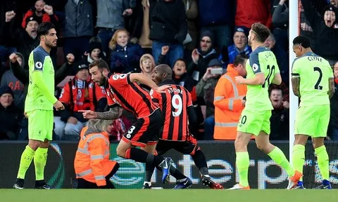 Thua Bournemouth, hàng thủ Liverpool đón 'bão chỉ trích'