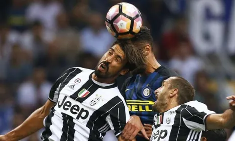 Thua Inter, Khedira không được tiếp tục ra sân