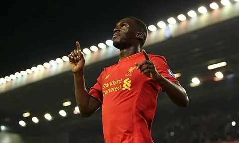 Thực hư việc "bom xịt" Benteke chưa thể rời Liverpool