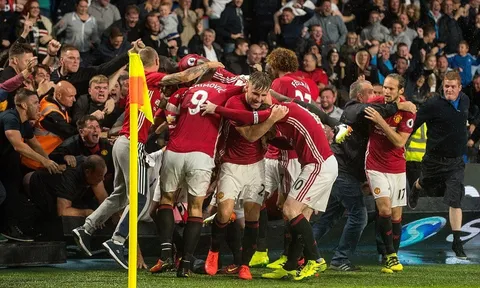 Chơi bết bát tại Old Trafford, MU vẫn vô đối tại Premier League về khán giả