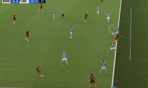 Tranh cãi: Dzeko đã việt vị trước khi AS Roma được thổi phạt đền