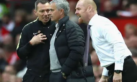 Trợ lý HLV Man United: Trọng tài thật tuyệt vời khi đuổi Jose Mourinho