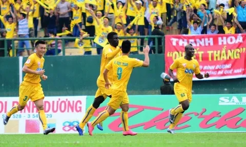 Trọng Hoàng nhận thẻ đỏ, Bình Dương thua Thanh Hóa 0-3