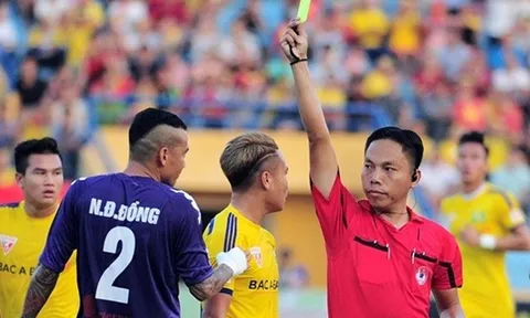 Trọng tài xuất sắc V.League: Mèo nhỏ lại bắt được chuột