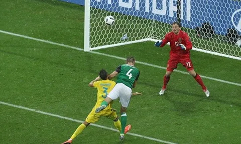 TRỰC TIẾP Ukraine 0-2 Bắc Ireland: 3 điểm xứng đáng (KT)