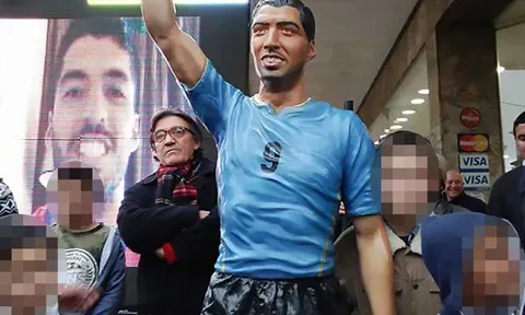 Thảm hoạ điêu khắc mang tên Luis Suarez tại quê nhà