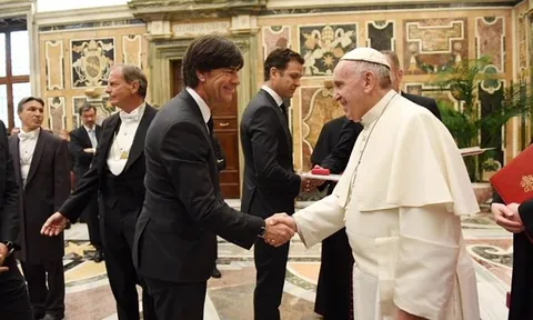 Dàn sao tuyển Đức diện kiến Giáo hoàng và thăm Rome trước "đại chiến"