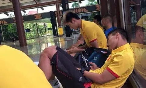 Tuyển Việt Nam: Đi vất vả về... vật vã
