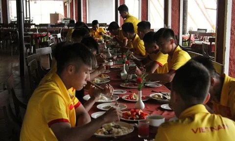 U16 đi Ấn Độ: Sợ chuyện ăn uống hơn lo gặp Nhật Bản