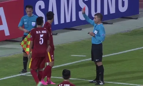 U19 Việt Nam: Trọng Đại nhận thẻ đỏ oan?
