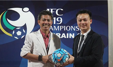 AFC tặng VFF trái bóng đưa U19 Việt Nam dự World Cup