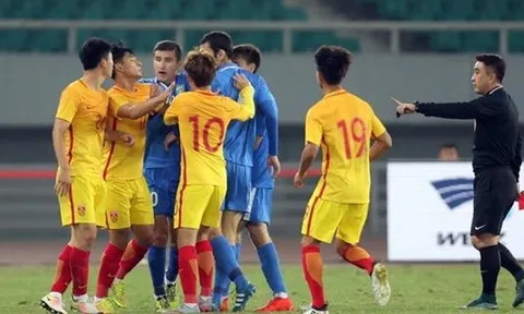 U22 Trung Quốc bị “ném đá” vì đá 2 trận… nhận 2 thẻ đỏ