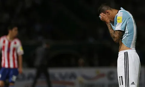 Vấn đề của Argentina không chỉ là Messi