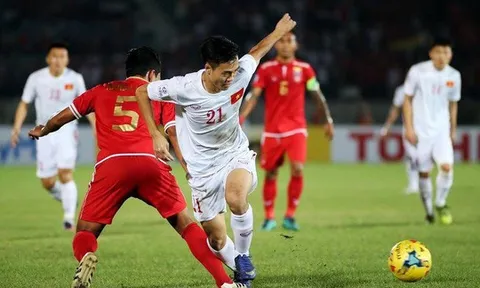 'Văn Toàn đá thế, hết đất cho Công Phượng'