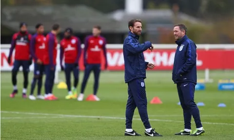 Vắng Rooney, buổi tập của Tam Sư vẫn đầy tiếng cười
