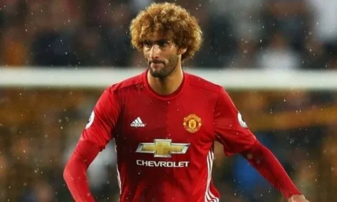 Vào sân 1 phút, Fellaini 'biếu' Everton quả 11m