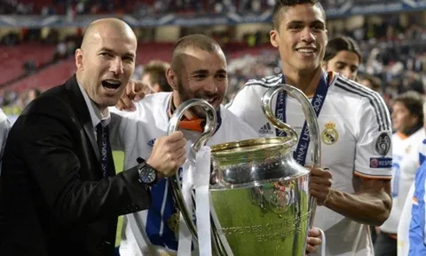 Varane 'phũ phàng' từ chối Mourinho