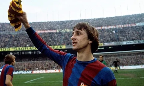 Video: Johan Cruyff - Nhà cách mạng bóng đá