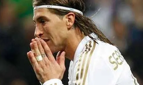 Video: Pha hỏng penalty kinh ngạc của Ramos trong màu áo Real Madrid