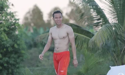 Ngắm body cực chuẩn của Ngọc Hải và đồng đội bên hồ bơi