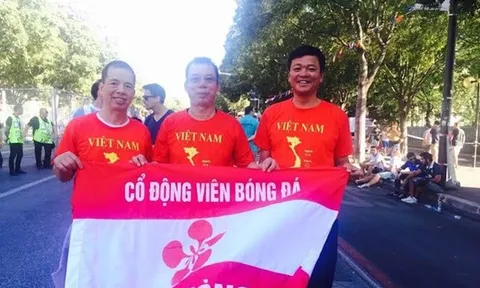 CĐV Việt Nam bức xúc, "tố" VFF tuồn vé ra... chợ đen