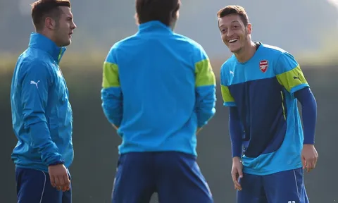 Với Oezil, Loew và Wenger là số 1