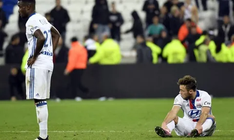 Vòng 10 Ligue 1: Monaco thắng huỷ diệt, Lyon thua muối mặt Guingamp