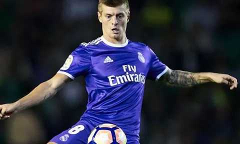 Vui chưa lâu, Real lại điêu đứng vì Kroos