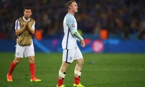 Học theo Messi, Rooney tính chuyện giải nghệ?