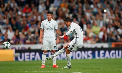 Messi lập kỷ lục, và Ronaldo cũng thế