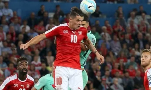 Sốc: Fan Arsenal phấn khích vì Xhaka bị thẻ đỏ