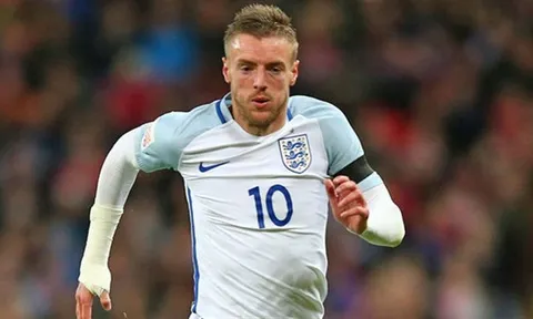 Bác sĩ của Arsenal tới Pháp, Vardy đuổi về